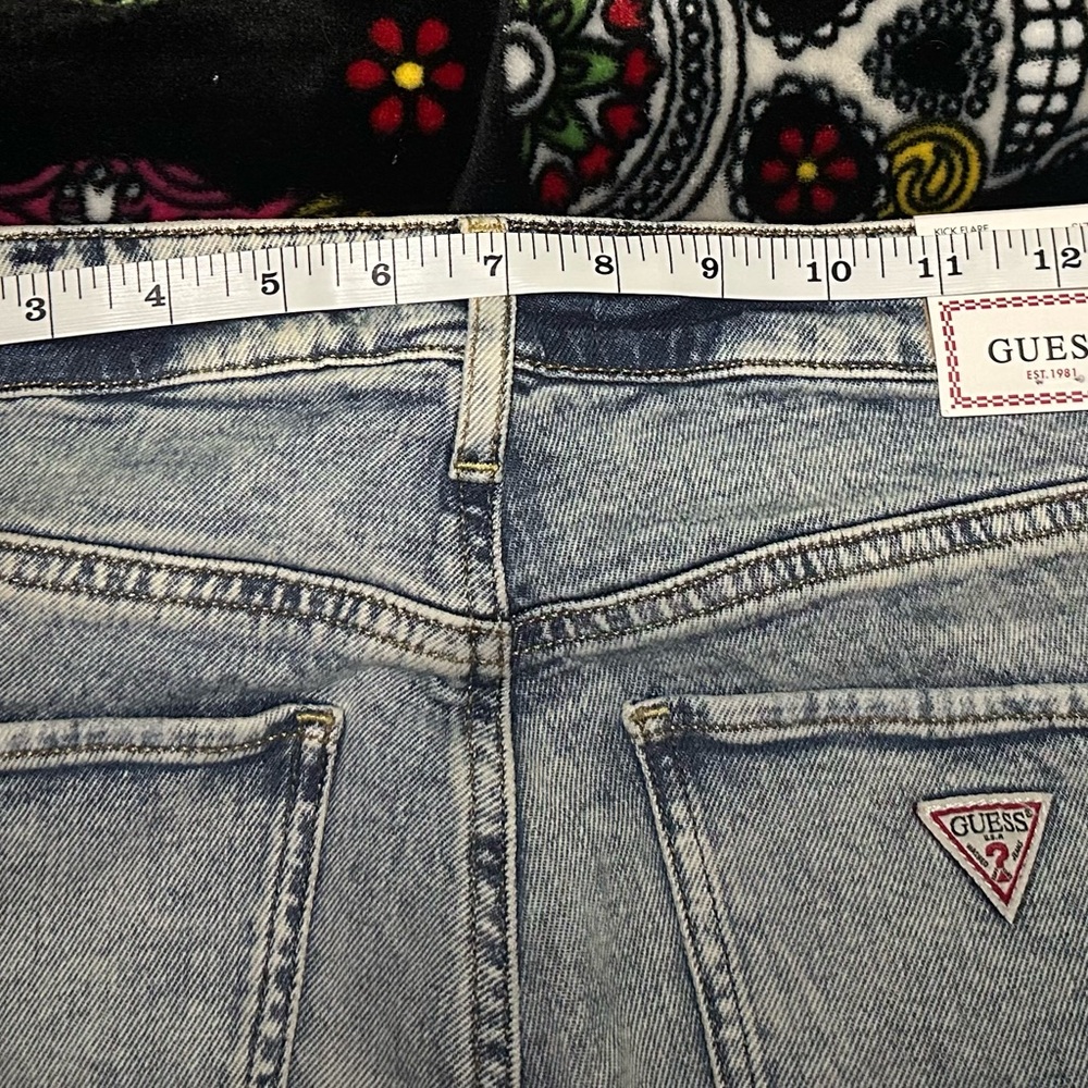 Guess Ayla High Rise Kick Flare Jeans Size 28 - Picture 14 of 15